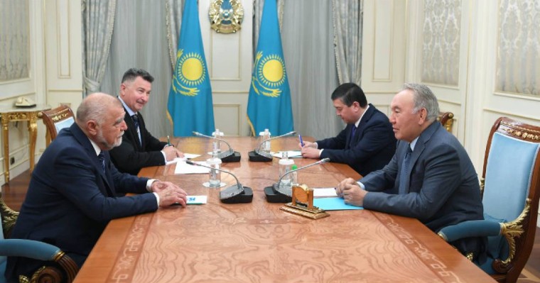 纳扎尔巴耶夫会见克罗地亚前总统梅西奇