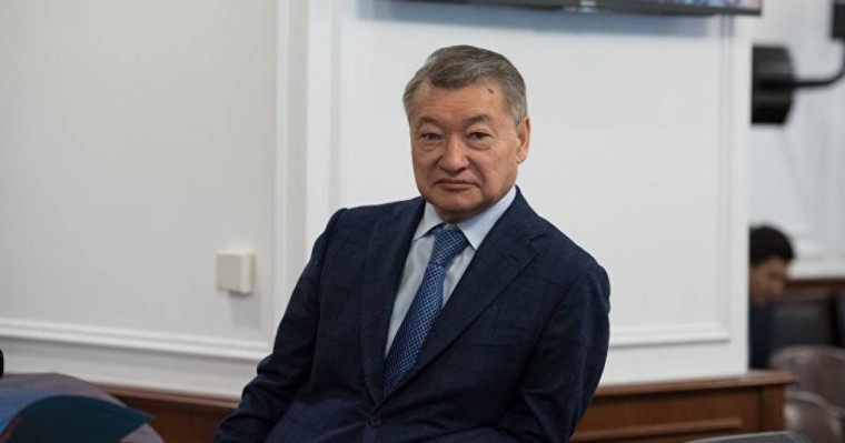 Даниал Ахметовтың өмірбаяны: руы, отбасы, қызметі