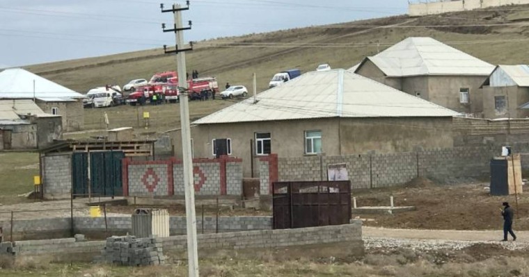 Шымкентте жарылыс болып, екі адам ауруханаға түсті – оқиға орнынан фото