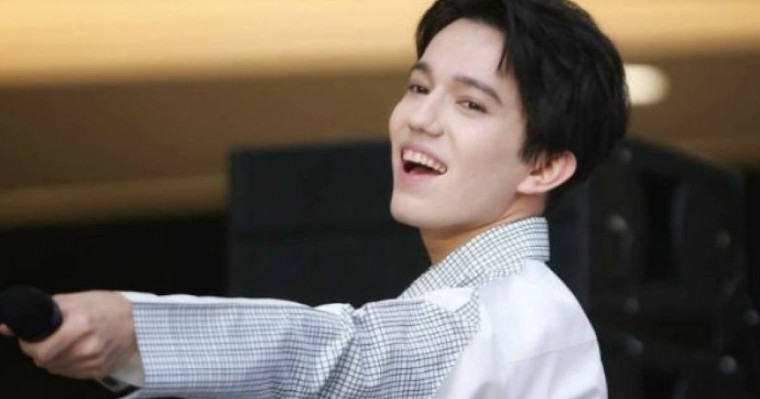 Димаш АҚШ-та өткен шоуда өнер көрсетті