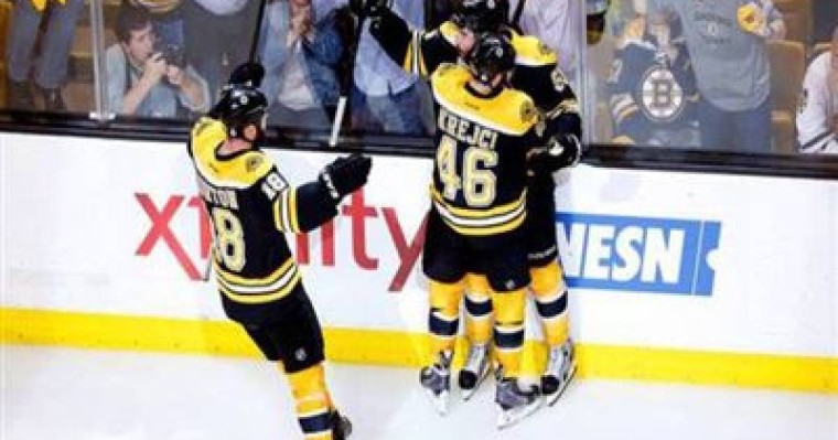 Хоккейші қарсыласының жоғалтқан тісін тауып берді