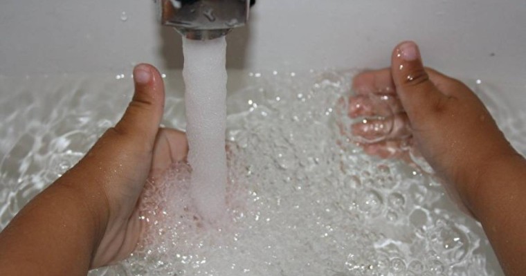 Қарағандыда бір жасар қыз ваннада тұншығып қалды