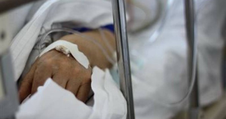 Тарақанның көзін жоймақ болған ер адам өлім аузынан қалды