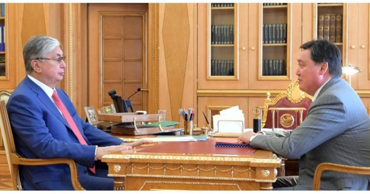 托卡耶夫总统接见政府总理