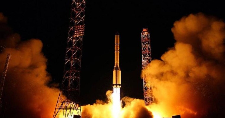 拜科努尔航天中心于6日成功发射一枚军用卫星