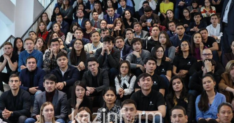 青年年：哈萨克斯坦与美国青年将建立互动联系