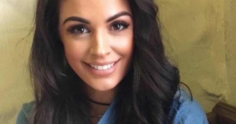 Модель фейсбукте мәлімдеме жасап, бірнеше сағаттан кейін өзіне қол салған