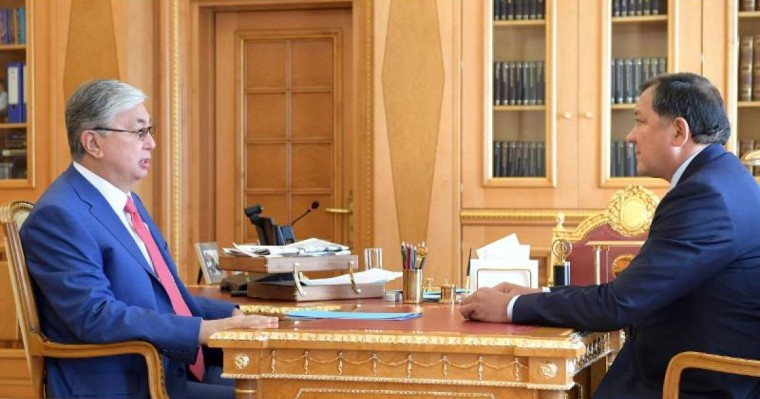 总统接见阿特劳州州长