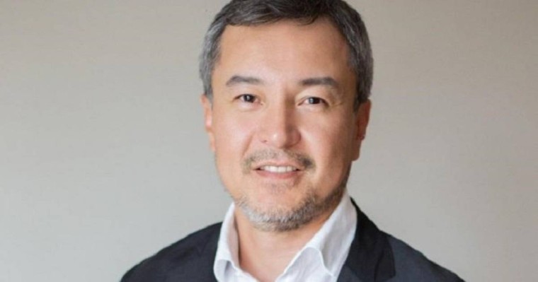 Шетелге прокатқа шығаратын фильмдер түсіруіміз керек