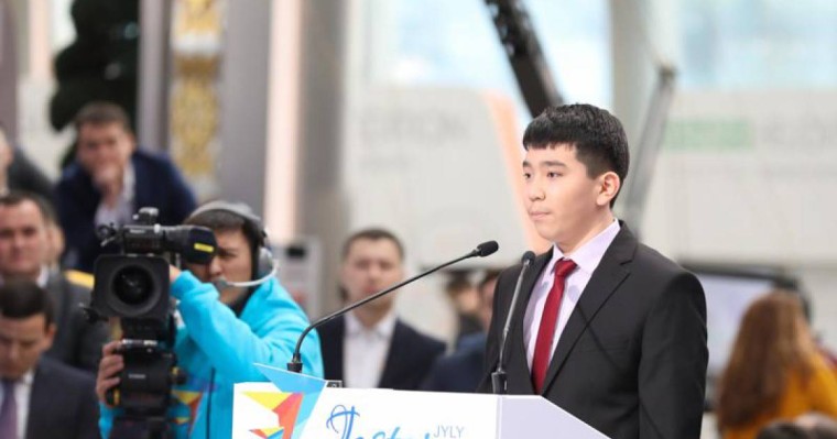 Жастар жылы: Вундеркинд Абзал Мырзаш компьютерлік техникалар жасайтын кәсіпорын ашпақшы - Білім, ғылым, мәдениет - Bilim