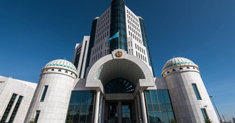 Нұрсұлтан Назарбаев Құрметті сенатор атанды