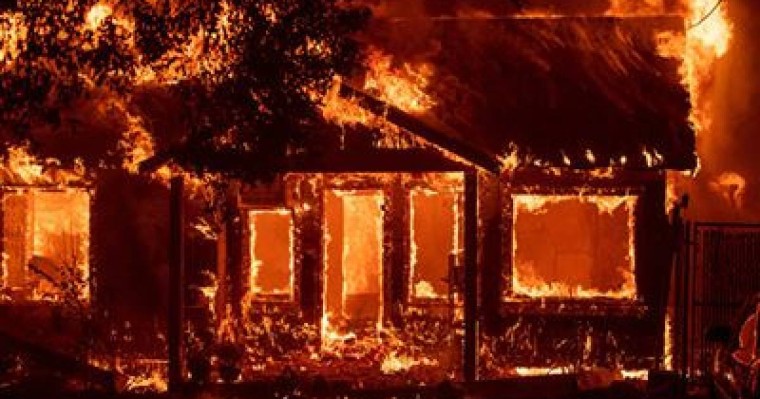 Өрт бүкіл қаланы жойып жіберді