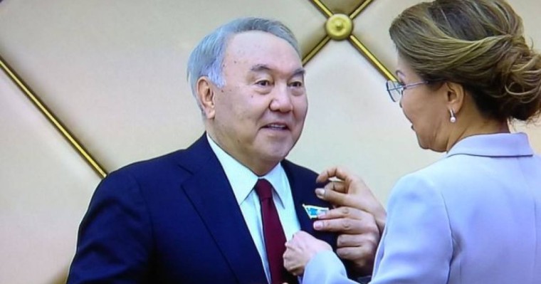 Нұрсұлтан Назарбаев құрметті сенатор болды