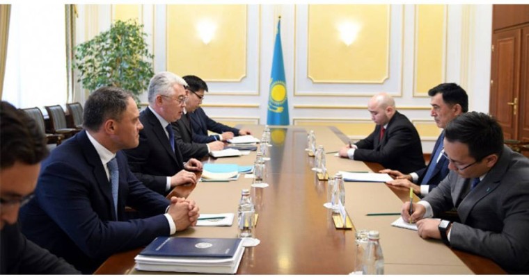 哈萨克斯坦外长会见上合组织观察员团团长