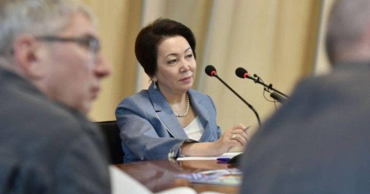 "Ақ жол" партиясының кандидаты Дания Еспаева: өмірбаяны, отбасы, сайлауалды бағдарламасы