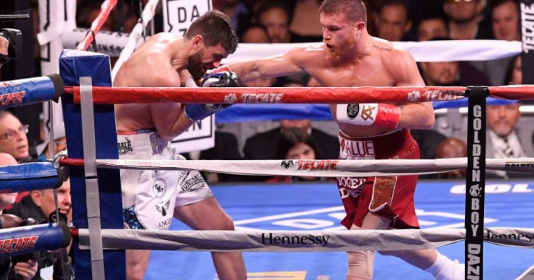 Альварес түрлі салмақтарда жұдырықтаса алады