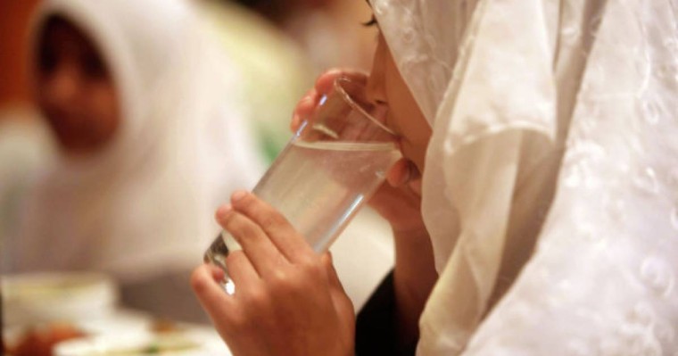 Қаза оразаны өтеу: уақыты 2019, дұғасы, қалай өтеледі, бөліп ұстауға бола ма?