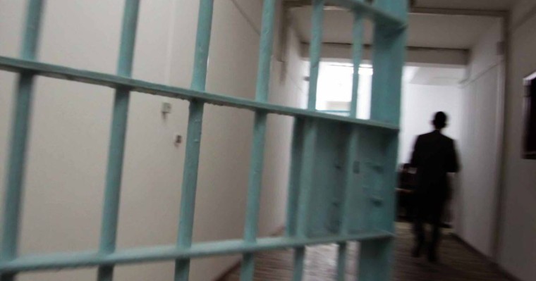 Мирзияев діни мереке қарсаңында жүздеген сотталушыны түрмеден босатты