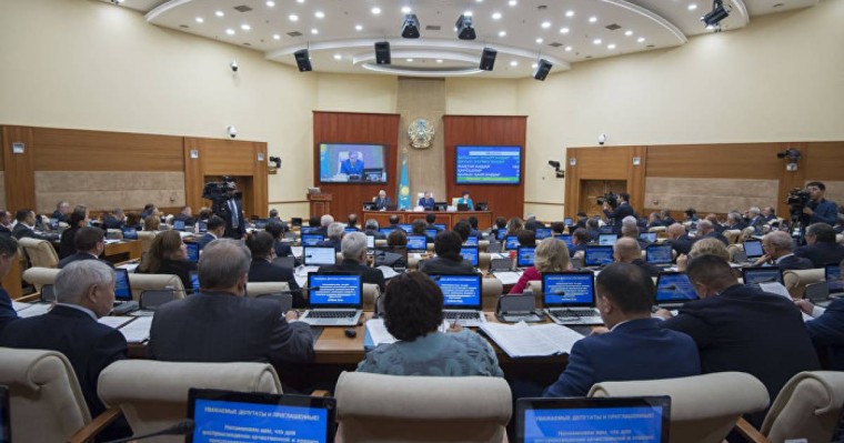 "Кешке шешеміз" Министрдің Нығматулинге берген жауабы депутаттарды ду күлдірді 