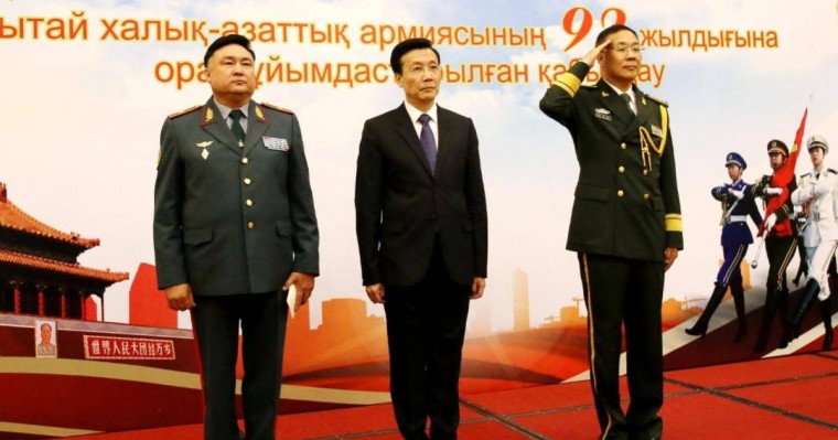 中国驻哈使馆举行招待会 庆祝解放军建军92周年