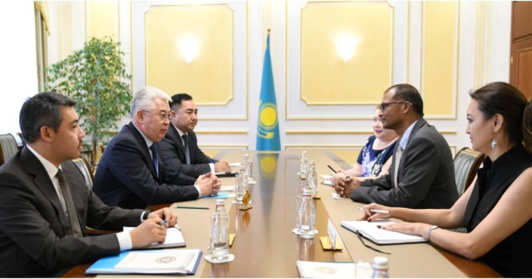 阿塔穆库洛夫会见埃克森美孚公司代表