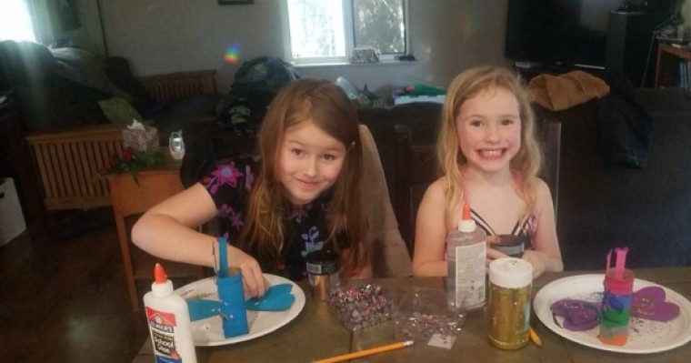 Орманда жоғалған екі қызды тәтті қабығының қалдығы арқылы тауып алған