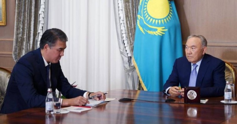 首任总统接见首任总统基金会执行董事