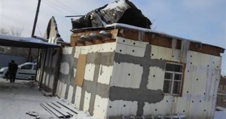 Жаңа жылда жалғыз баспанасы өртенген ақтөбелік отбасы далада қалды