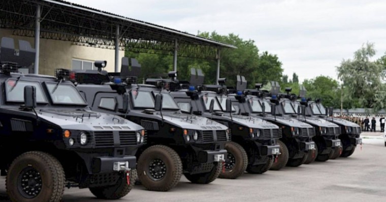 中国向吉尔吉斯赠送警用车辆 价值3000万人民币