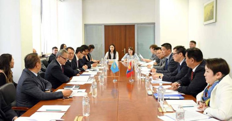 哈蒙外交部磋商会议在首都举行