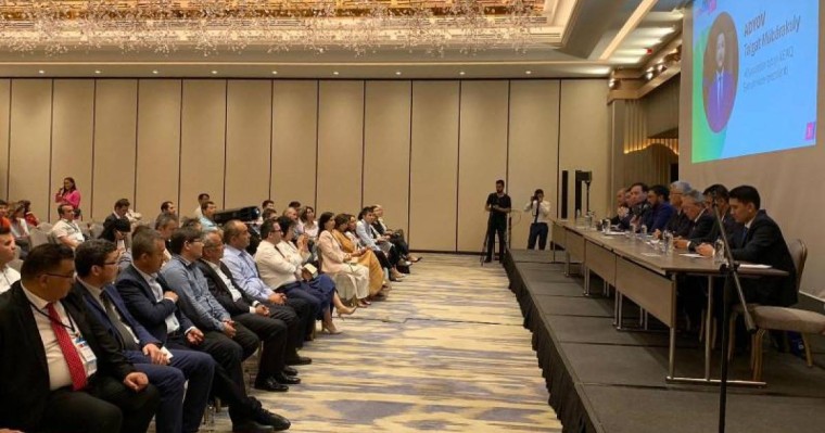 土耳其哈萨克侨民商业论坛在伊斯坦布尔举行