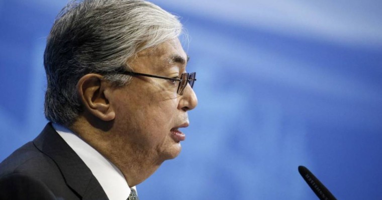 "Назарбаев президенттіктен кетсе де, саясаттан кетпейді"