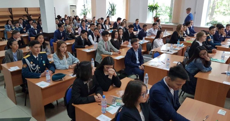 Мемлекеттік білім гранты иегерлерінің тізімі жарияланды