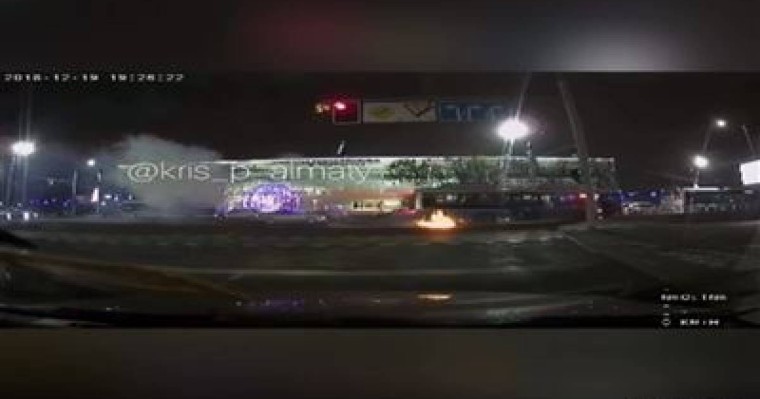 Алматыда жүріп келе жатқан автобус өртеніп кетті