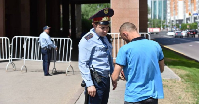 Қазақстан полициясы күшейтілген режимге көшеді