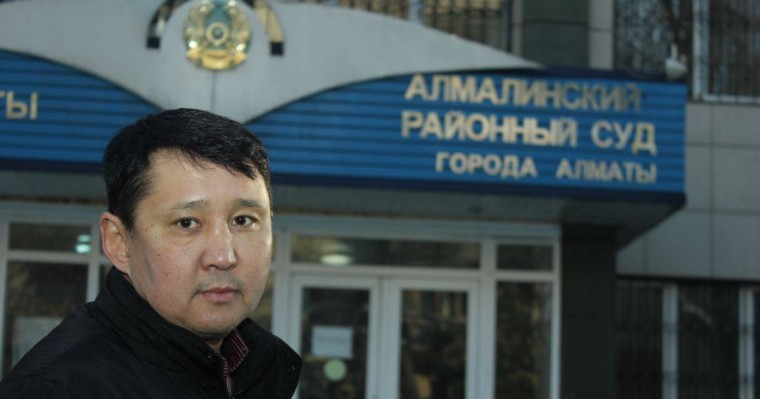 Сот белсенді Асхат Берсәлімовке айыппұл салды