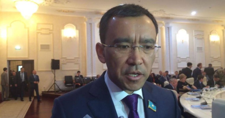 Мәулен Әшімбаев президент көмекшісі болып тағайындалды