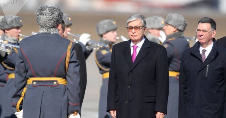 Тоқаевты неге Путин қарсы алмады? Абаев қызу талқыға түскен жайтты түсіндірді