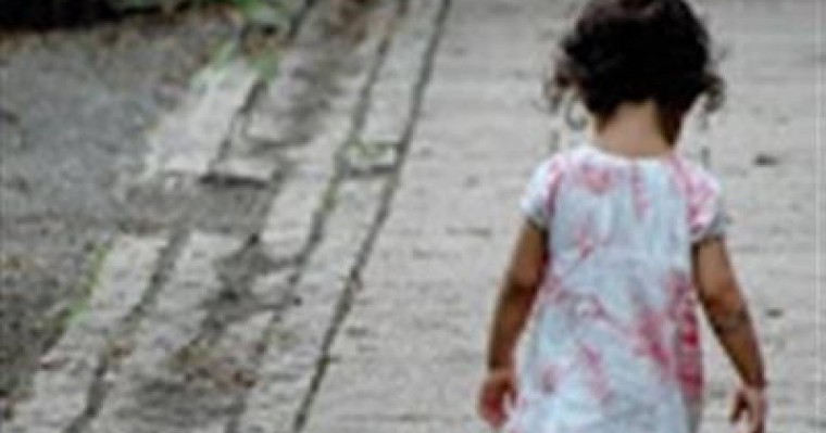 Балабақшадан қашып кеткен 4 жасар қызды полицейлер тауып алды