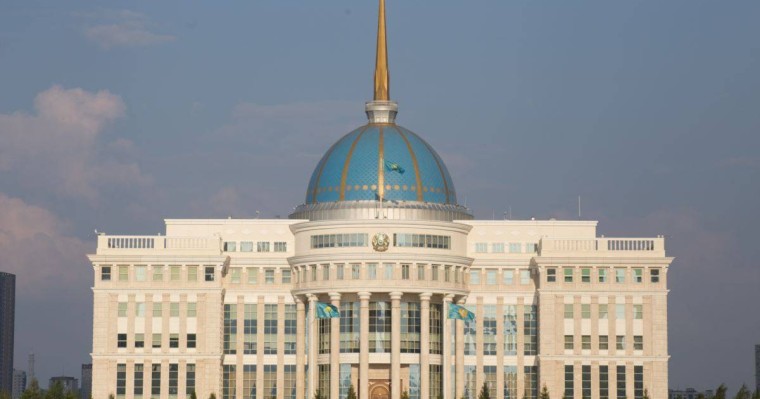 Нұр-Сұлтанда көп балалы аналар әлеуметтік жәрдем талап етіп Ақордаға барды