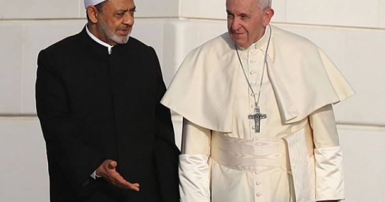 «Әл-Азхар» шейхі «христиандарды қабылдауға» шақырды