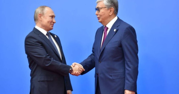 Тоқаев Путинмен қалай танысқанын айтып берді   