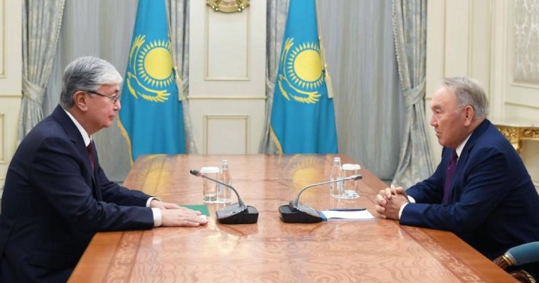 纳扎尔巴耶夫会见托卡耶夫总统