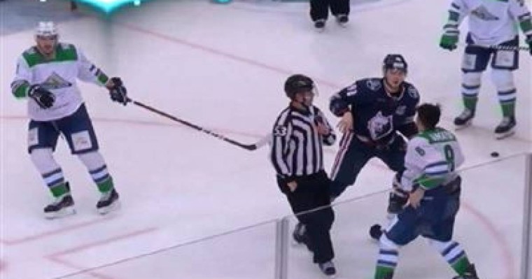 ҚХЛ матчында жаппай төбелес болды