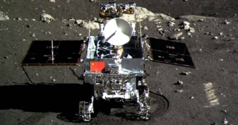Қытай ғарыш аппараты Айдың қараңғы жағына қонады