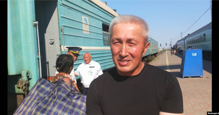 "ҚДТ чаты" үшін сотталған Абловас Жұмаев түрмеден шықты