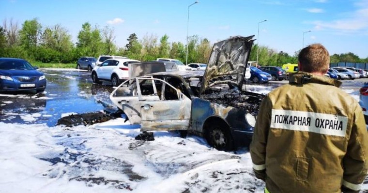 Нұр-Сұлтан әуежайында көлік жанып кетті – видео