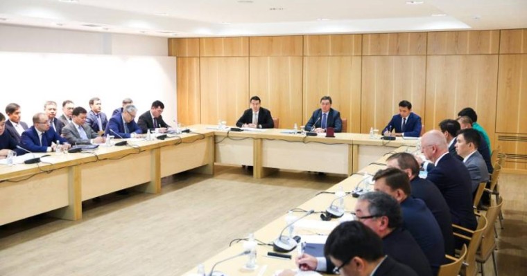 阿斯哈尔·马明主持召开首都发展委员会会议