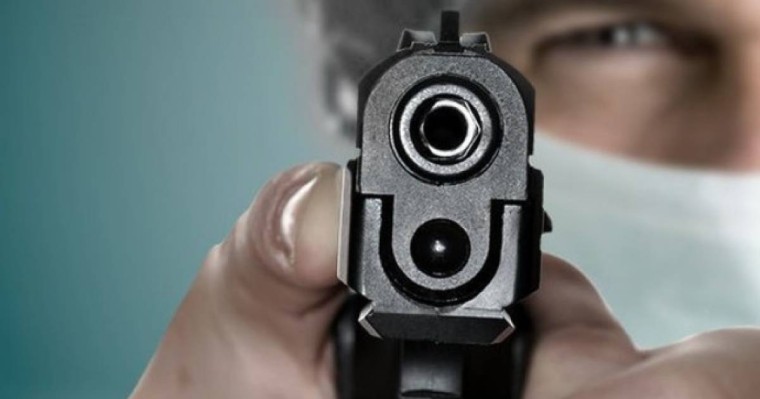 Ақтөбеде медициналық бетперде киген ер адам ломбардты тонамақшы болды