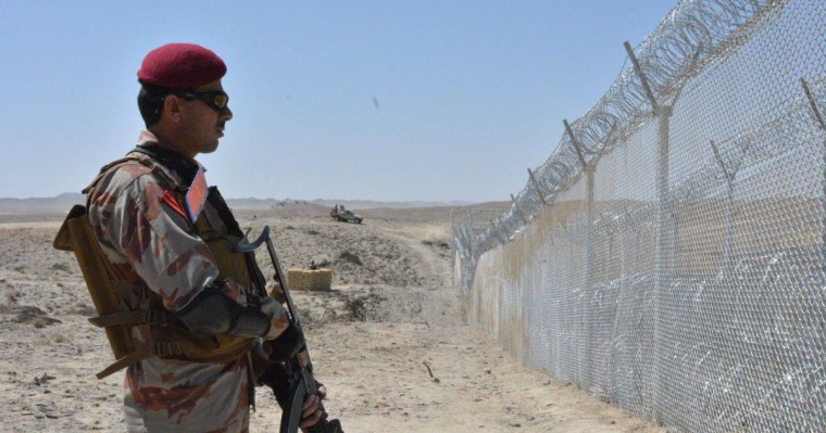 Экстремистер шабуылынан он сарбаз қаза тапты